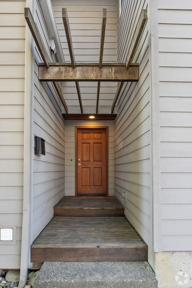 Building Photo - Big Brilliant Greenwood Home: 87th and Linden
