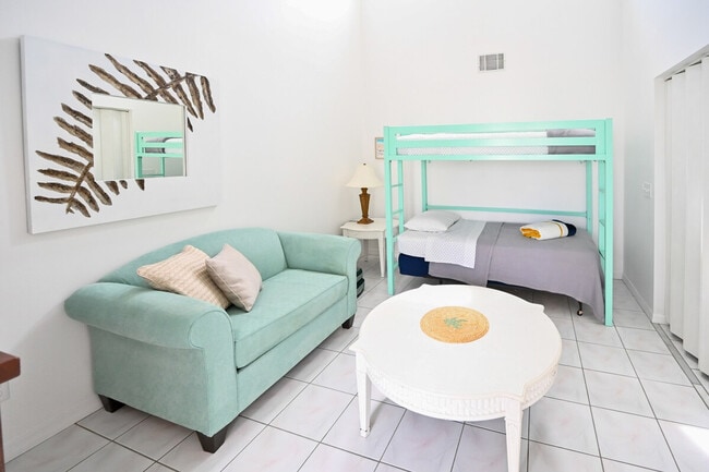 Building Photo - 301 Markley Ct