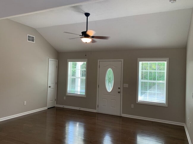 Photo - Charming 3 Bedroom Home in Private Setting in Tullahoma...