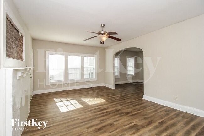 Photo - 1387 Beecher St SW