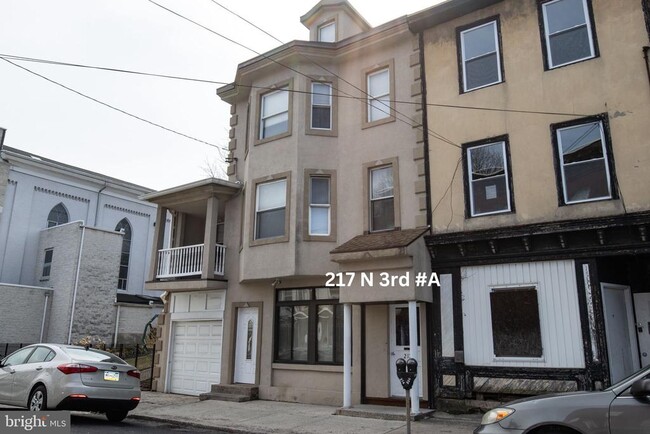 Photo - 217 N 3rd St Townhome