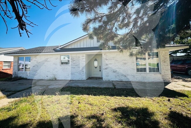 Building Photo - "Charming 3-Bed, 2-Bath Home in Shattuck -...