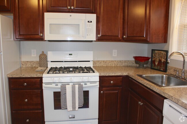 Building Photo - 252 Montcalm St Unit H Rental