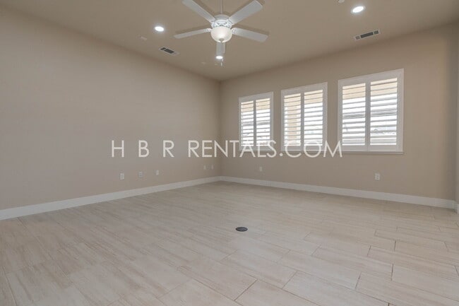 Photo - Spacious Elegance: 4-Bedroom with 3.5 Baths on Ottawa Ave, Manteca!