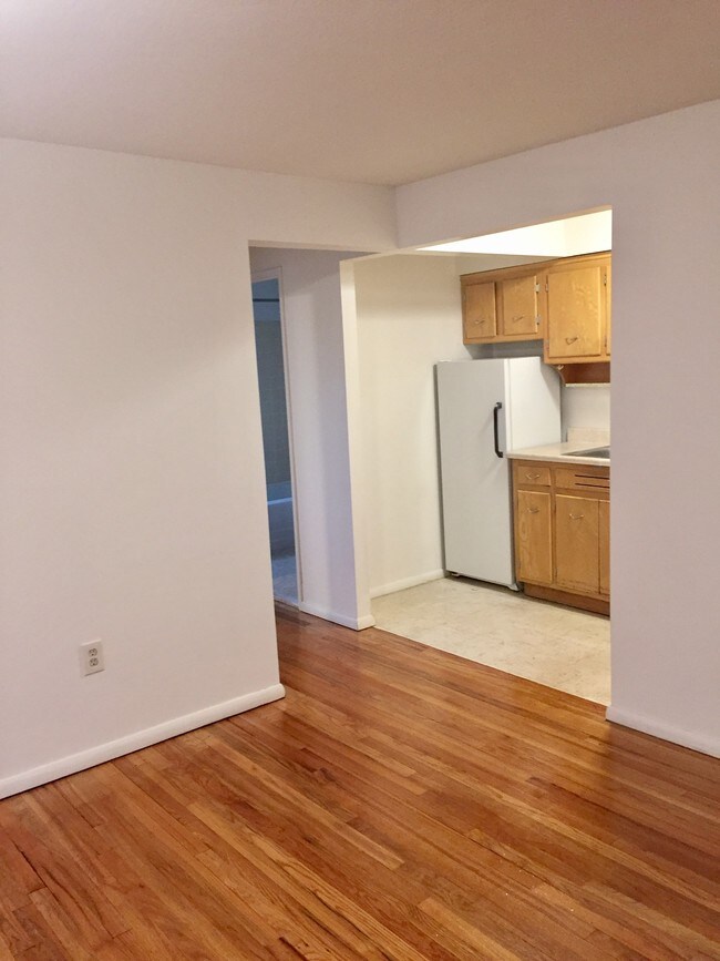 Photo - 117 Oxford St