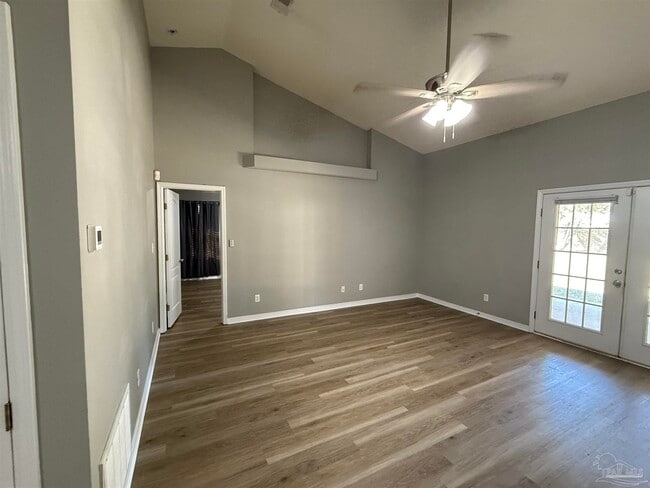 Photo - 5632 Rosebay St
