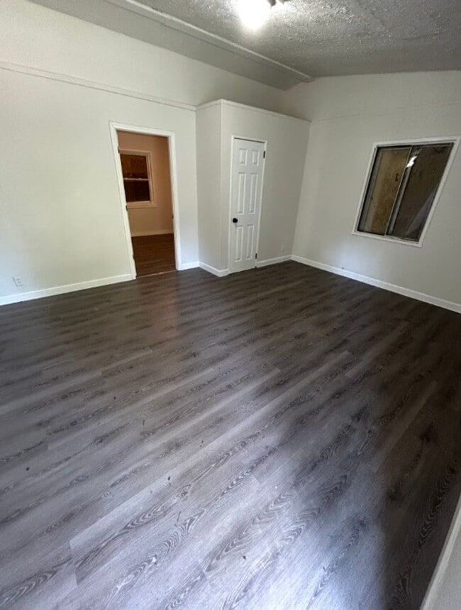 Photo - Nice 3 BD/ 1 BA