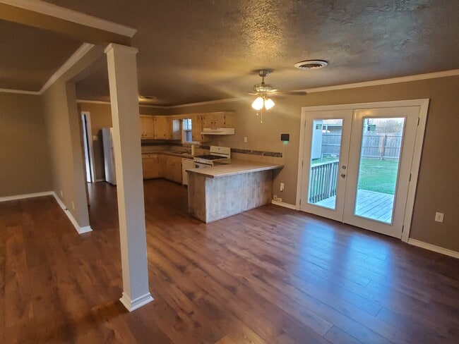 Photo - 2420 Bradford St