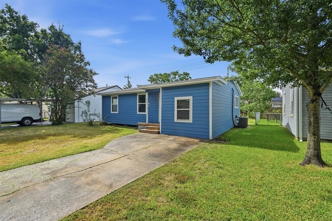 Photo - 225 19th Ave N
