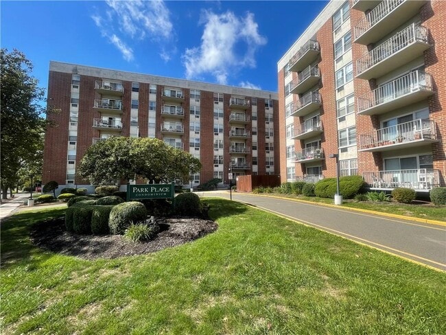 Photo - 35 Park Ave Unidad 2L Rental