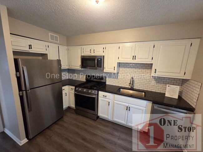 Photo - Updated 4 Bedroom, 2 Bathroom Duplex in Overland Park, Kansas
