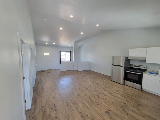 Photo - 200 Gannett Dr