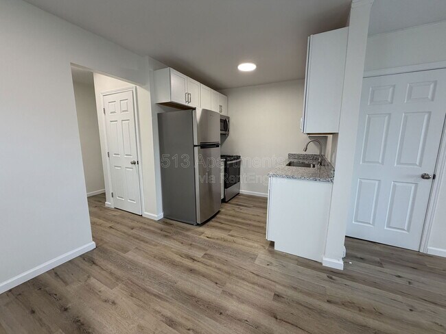 Photo - 1653 Jonathan Ave Unit 4