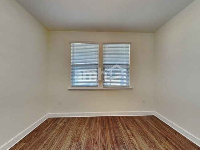 Photo - 5807 Hampton Creek Rd