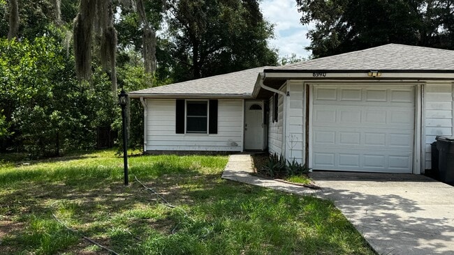 Building Photo - Cozy & Private 2-Bedroom Duplex Rental in Ocala