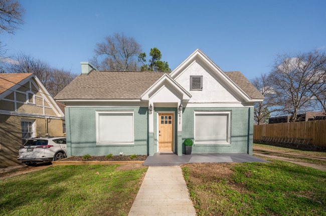 Photo - 611 W Houston St