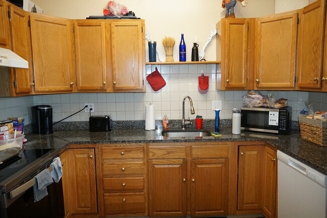 170 Middleboro Ave Unidad 1