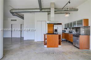 Photo - 10 SW South River Dr