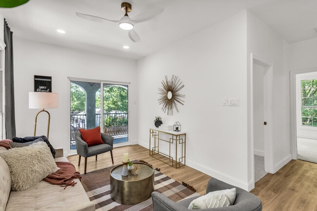 Photo - 5624 East Side Ave Unit Upstairs