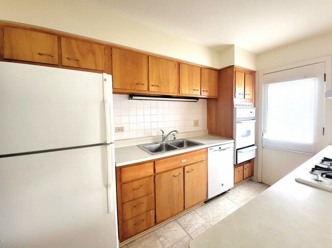 Photo - 712 Concord Ln