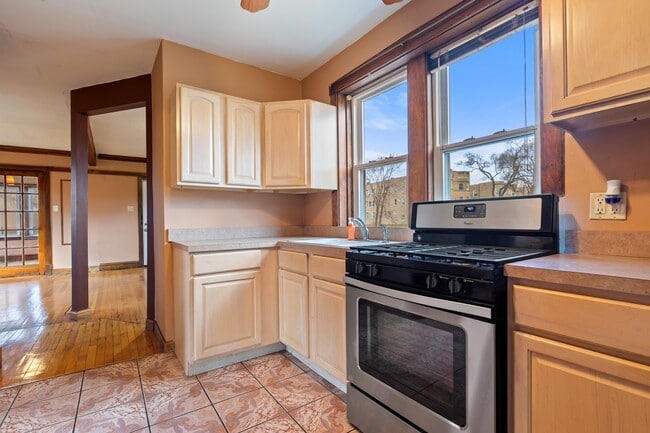 Photo - 4445 S Vincennes Ave Unit 2