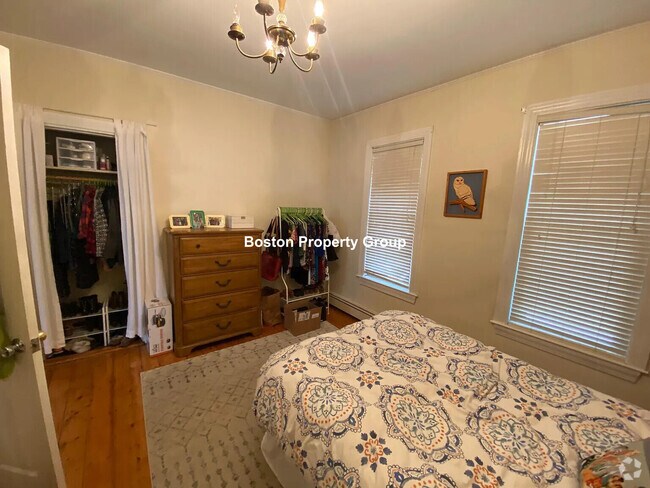 Building Photo - 23 Oak St Unit 1 Rental