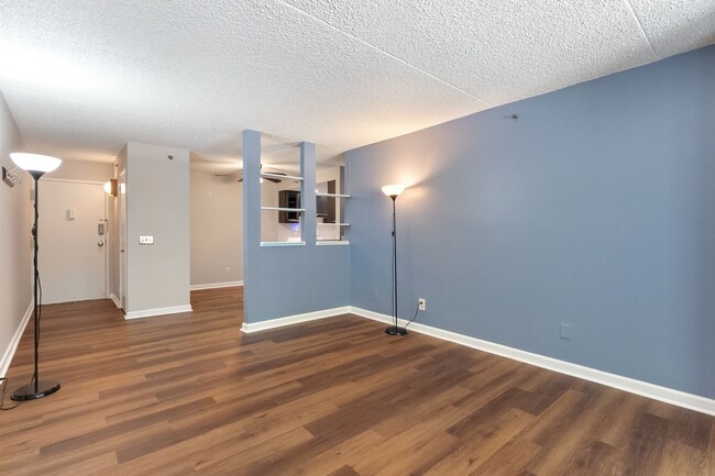 Photo - Spacious 2BR Condo in the Heart of Alexandria | Prime Location & Great Amenities