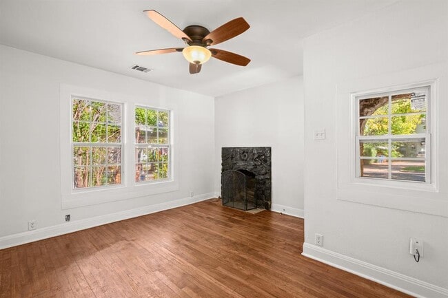 Photo - 2110 Oxford Ave