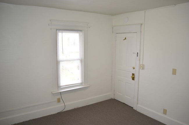 Photo - 45 Sunnyside Dr Unit Apt2