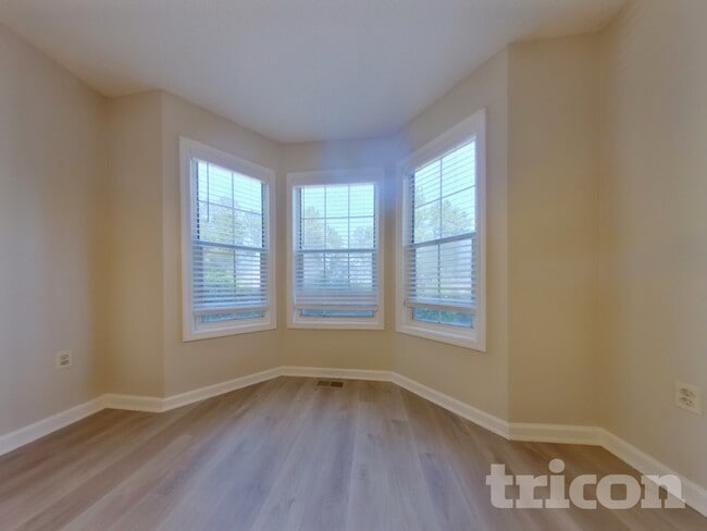 Photo - 2711 Candler Ct