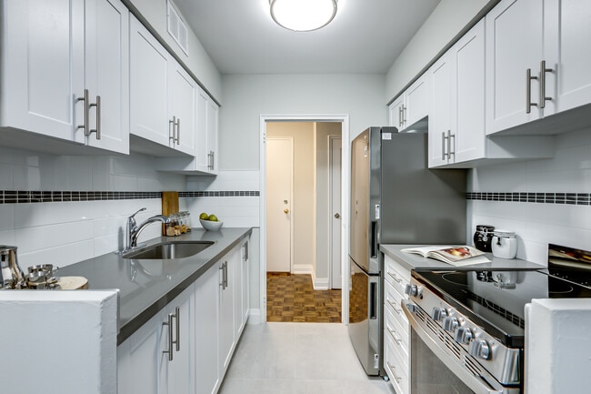 Photo - 550 Jarvis St