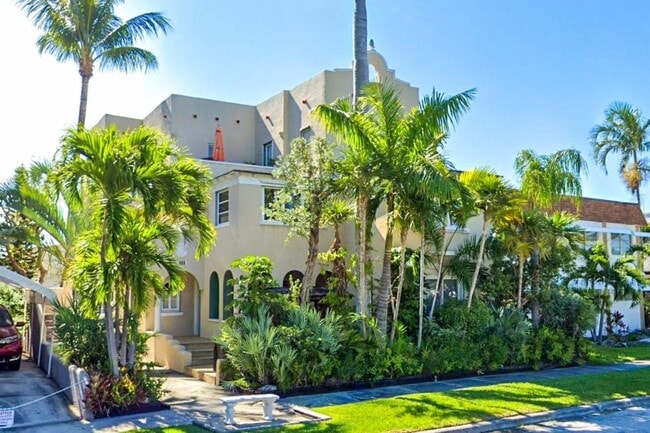 123 S Golfview Rd
