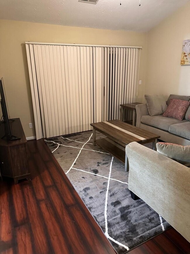 Photo - 4642 Court Yard Dr Unit 4642