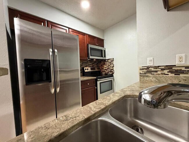 8643 Mallard Reserve Dr Unit 202