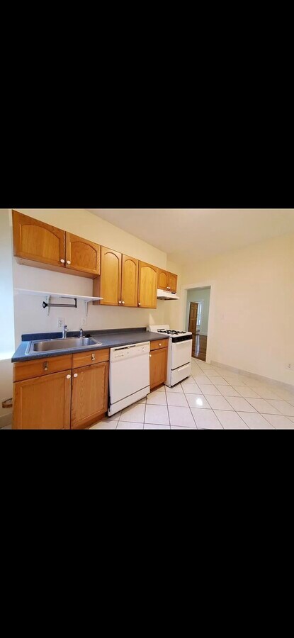 Photo - 68 Beacon St