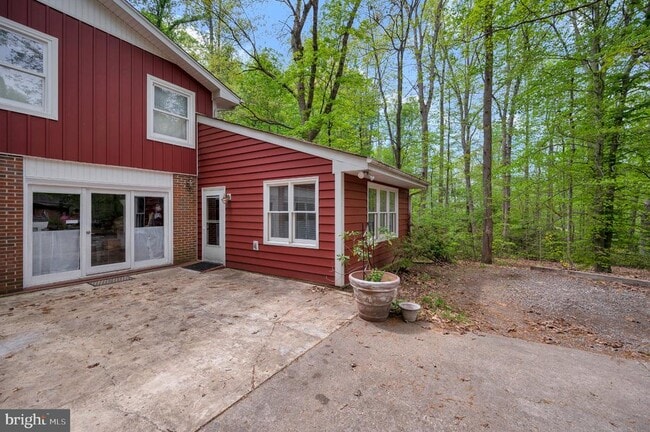 Building Photo - 130 Spring Wood Dr