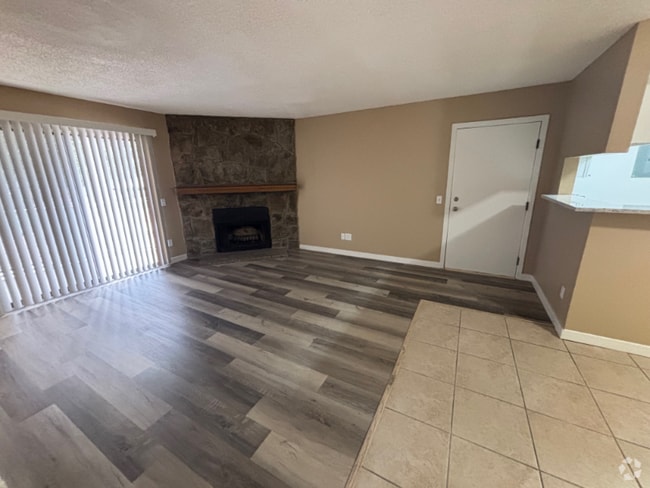 Building Photo - 910 S Walden St Unit 101 Rental