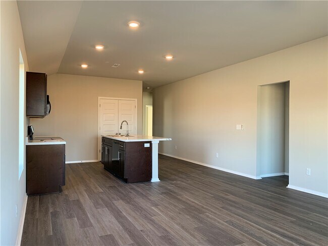 Photo - 2525 E Fox Mdw St