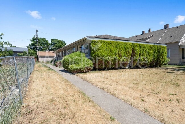Building Photo - 816 W Cleveland Ave Unit 816