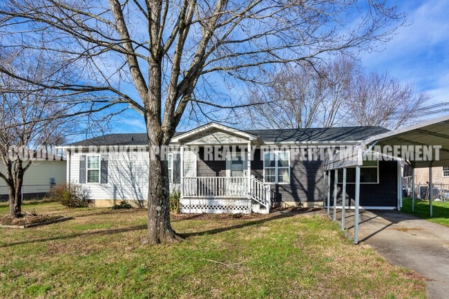 Building Photo - 345 Yoakum St