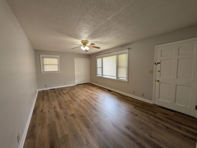 Photo - MOVE-IN READY!
