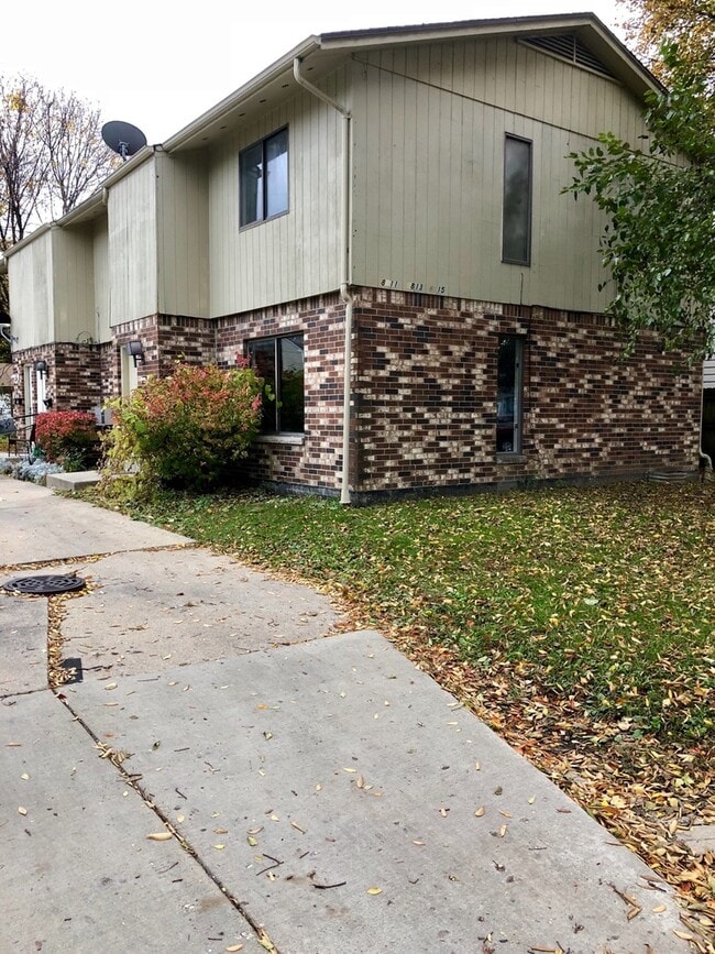 Building Photo - 8811-8815 W Mitchell St. Rental