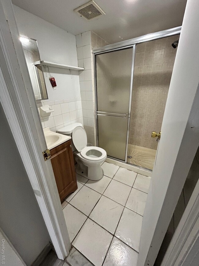 Photo - 33-15 97th St