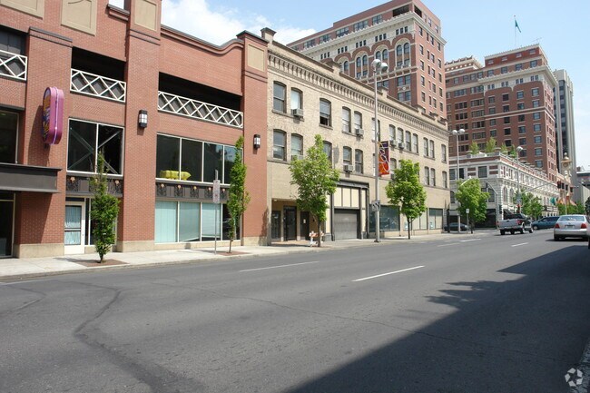 Photo - Metropolitan