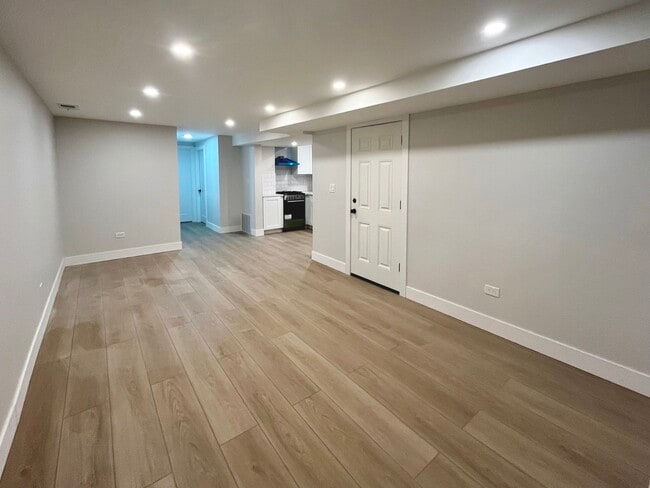 Photo - 1443 W Oakdale Ave Unidad 1