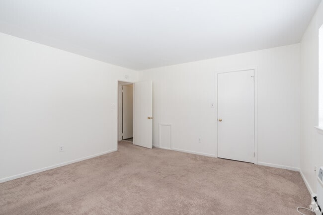 1BR, 1BA - 719SF - Bedroom