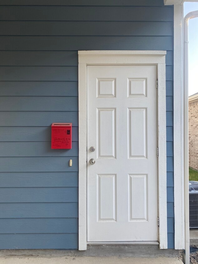 front door - 1132 Cemetery Hill Rd (Carrollton, TX)