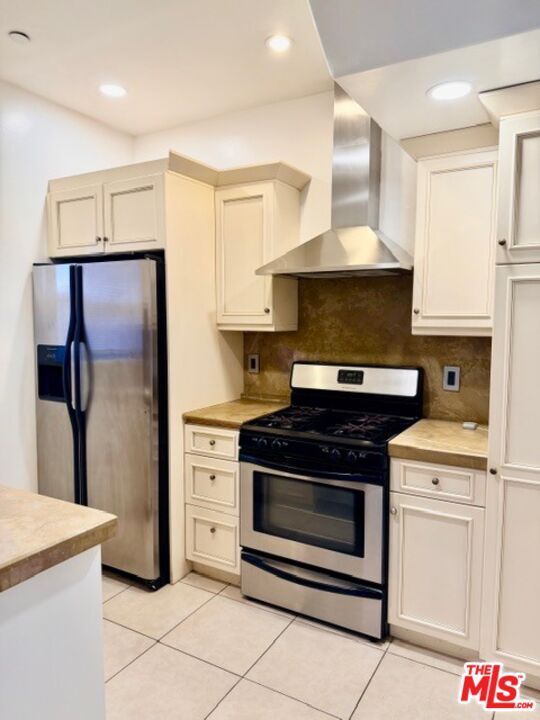 Photo - 917 N Sierra Bonita Ave Unit 3