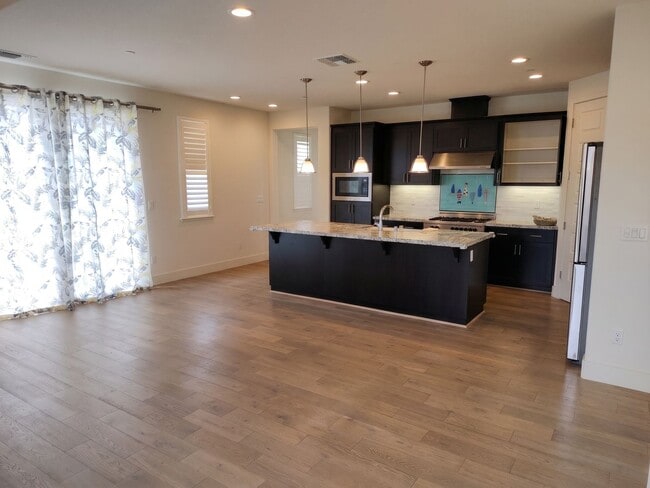 Photo - Spacious Alameda Landing Home with Premium Upgrades