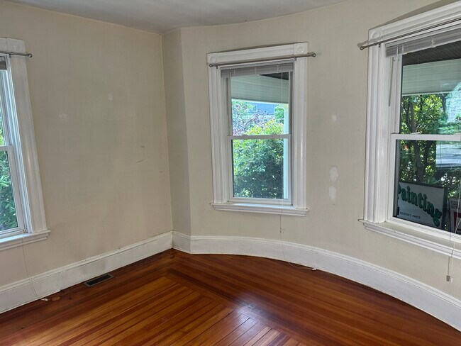 Primary Bedroom - 97 S Main St Unidad 97 South Main St. 1st Fl.